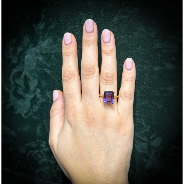 9ct yellow gold 12mm x 10mm emerald cut amethyst ring