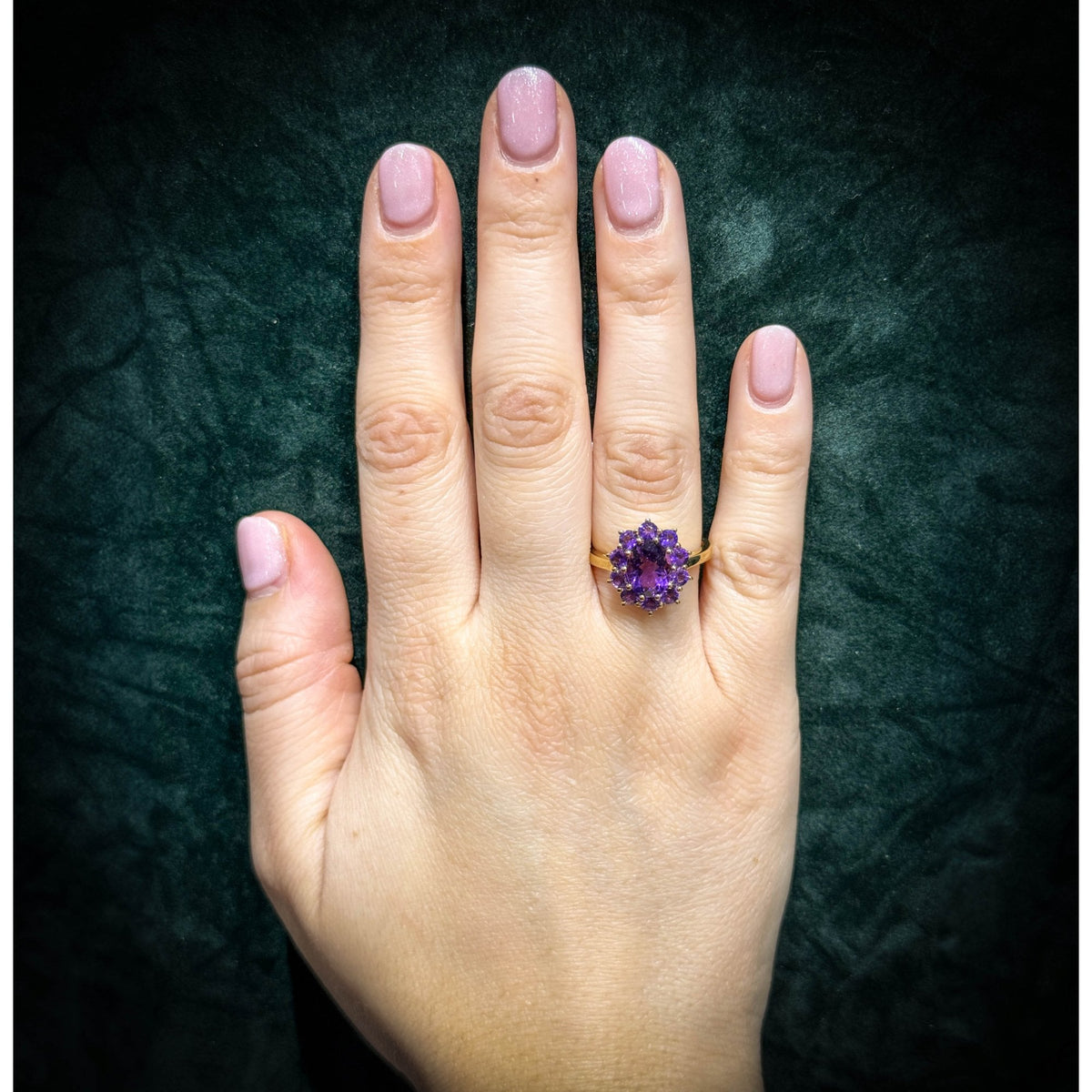 9ct yellow gold 9mm x 7mm amethyst cluster ring