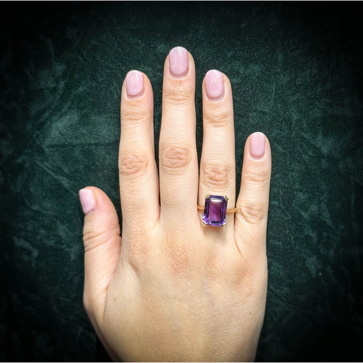 9ct yellow gold 14mm x 10mm emerald cut amethyst ring
