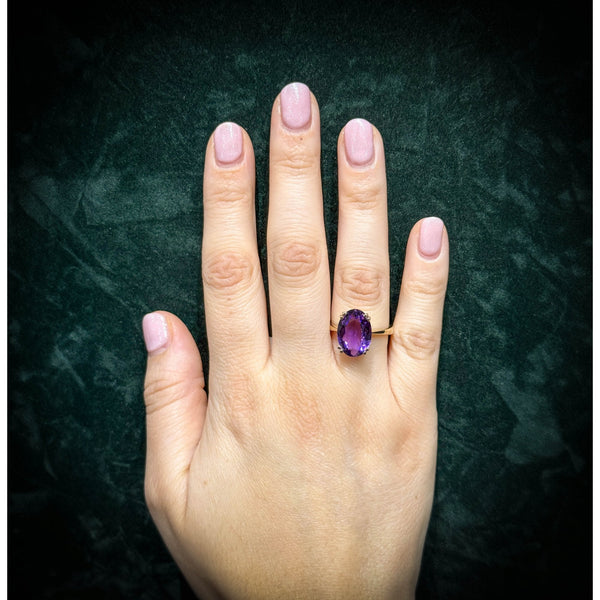 9ct yellow gold 14mm x 10mm oval amethyst ring