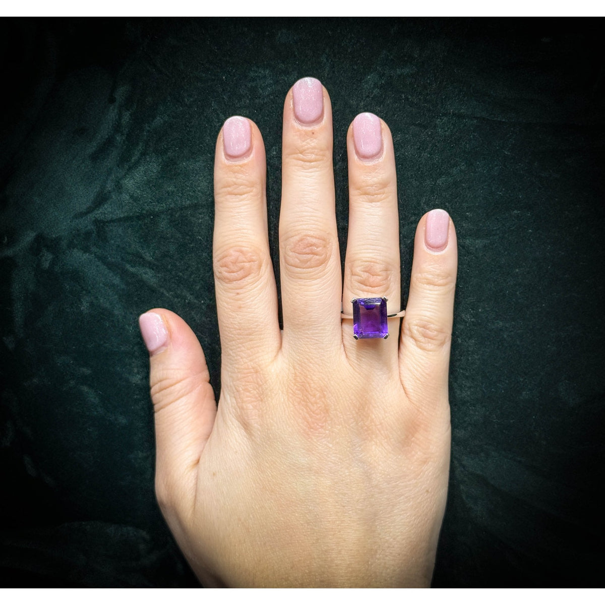 9ct white gold 12mm x 10mm emerald cut amethyst ring