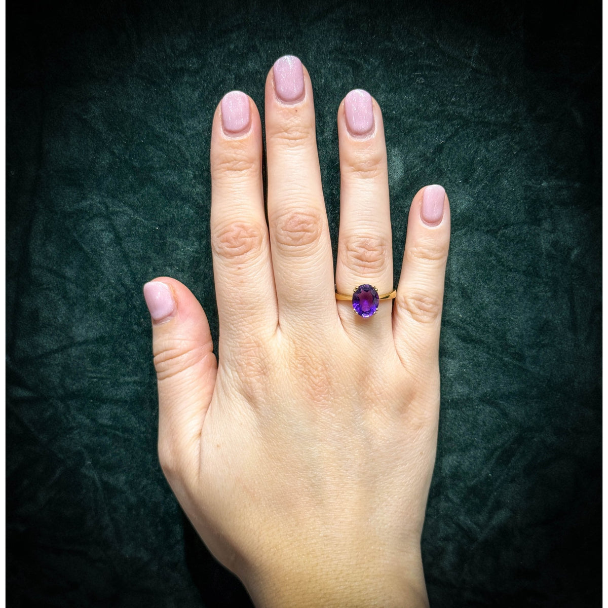 9ct yellow gold 10mm x 8mm oval amethyst ring