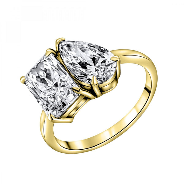 LG 18ct yellow gold 4.04ct D VVS2 radiant & pear diamond ring