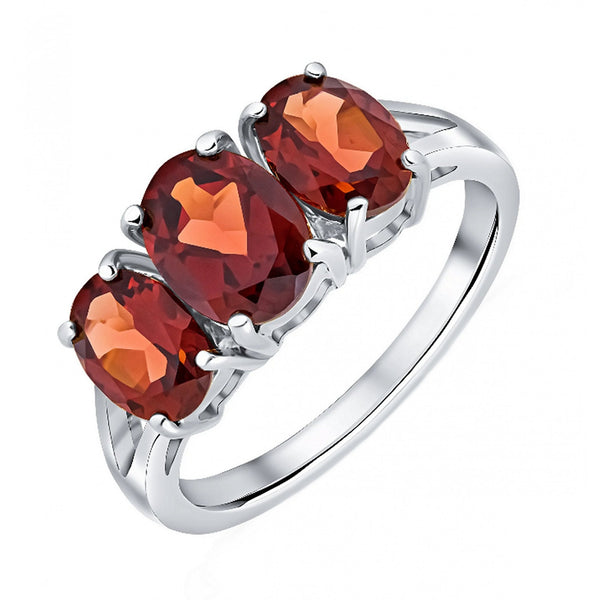 9ct white gold 8x6mm & 7x5mm garnet graduated 3 stone ring