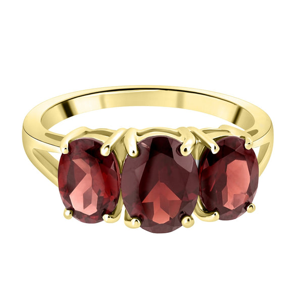 9ct yellow gold 8x6mm & 7x5mm garnet graduated 3 stone ring