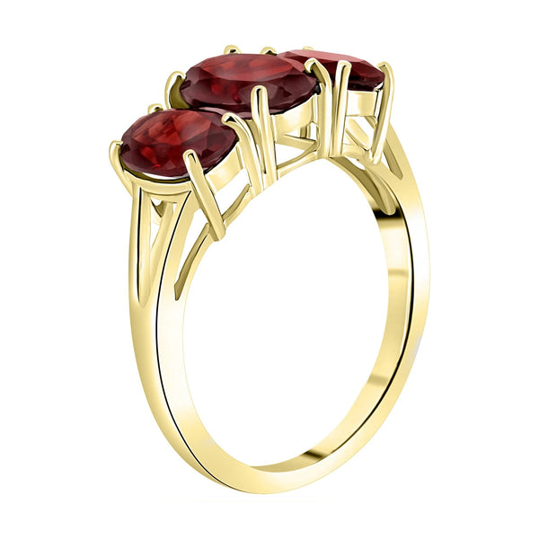 9ct yellow gold 8x6mm & 7x5mm garnet graduated 3 stone ring