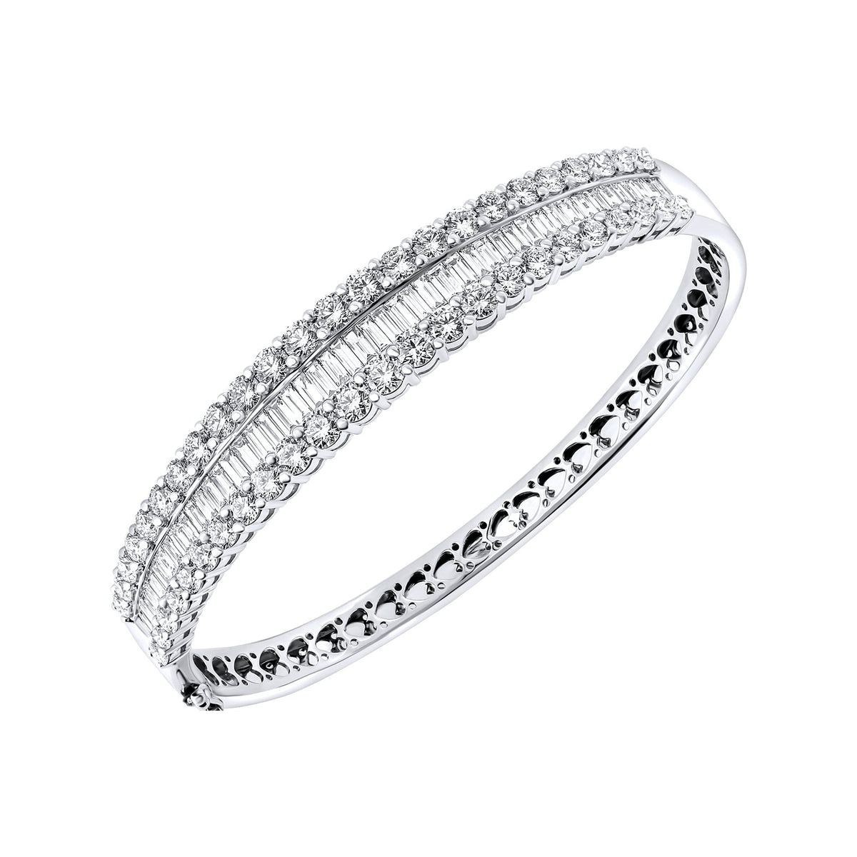 18ct white gold 6.88ct baguette & round diamond bangle