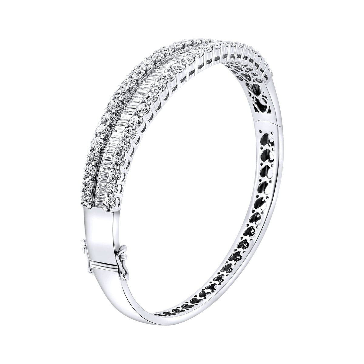 18ct white gold 6.88ct baguette & round diamond bangle