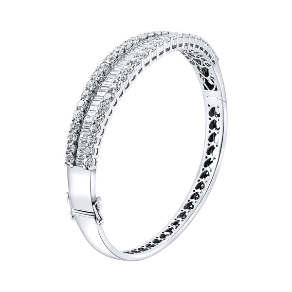 18ct white gold 6.88ct baguette & round diamond bangle