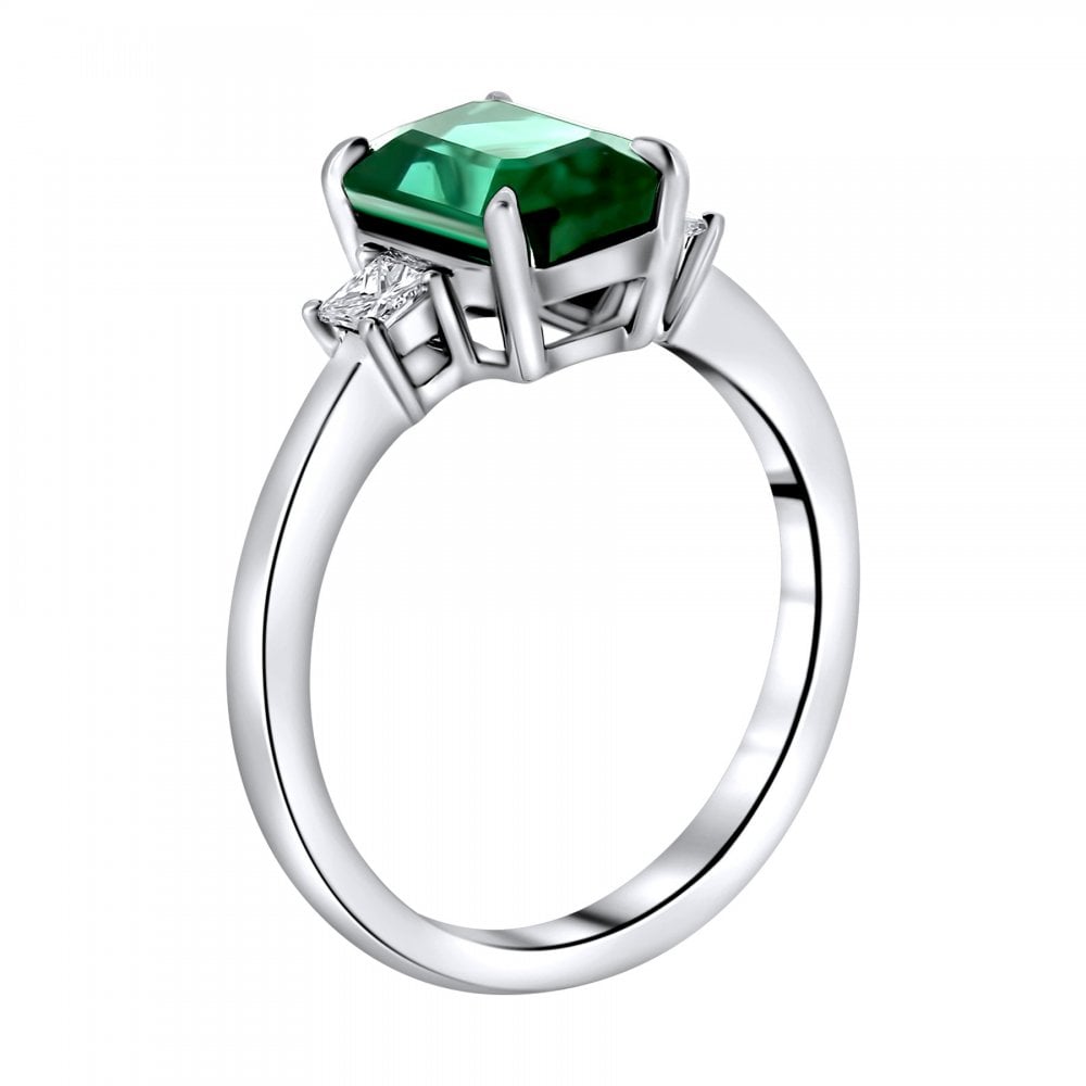 18ct white gold 2.50ct indicolite tourmaline 0.22ct diamond ring