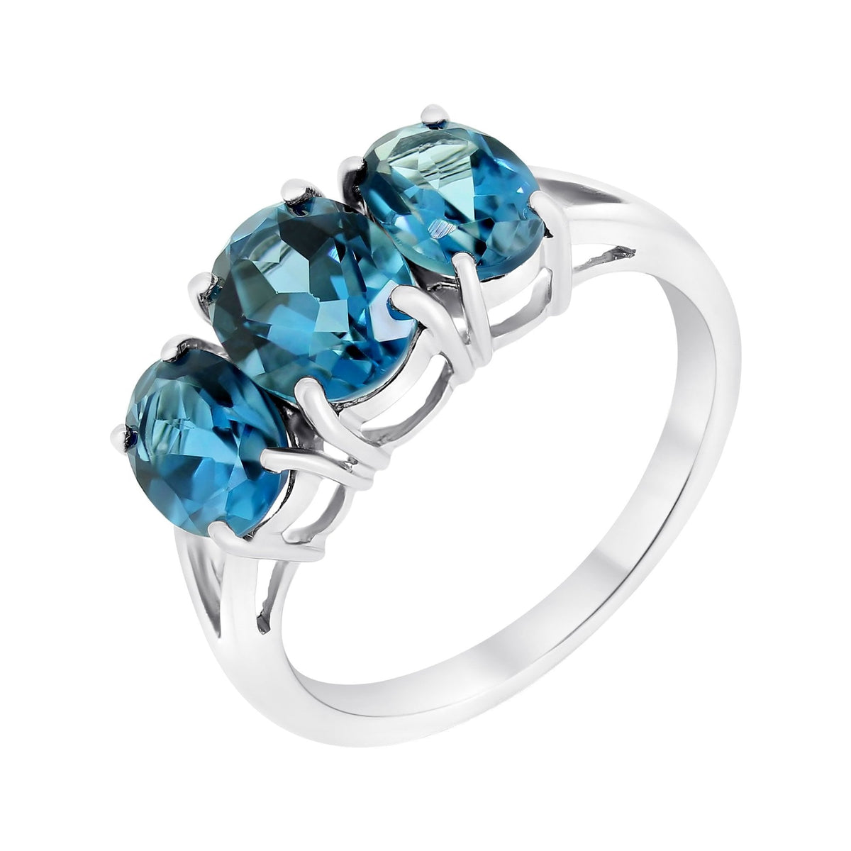 9ct white gold 3.40ct London blue topaz graduated 3 stone ring