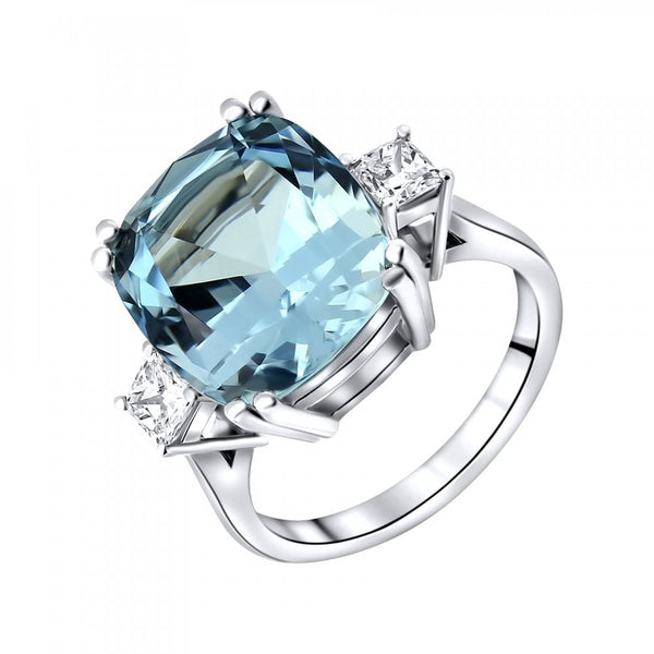 Platinum 8.37ct aquamarine & 0.51ct diamond 3 stone ring