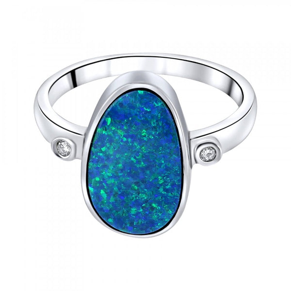 18ct white gold 2.32ct opal doublet & 0.05ct diamond ring