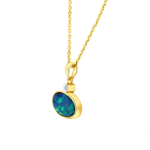 14ct yellow gold 2.73ct opal doublet & 0.01ct diamond pendant