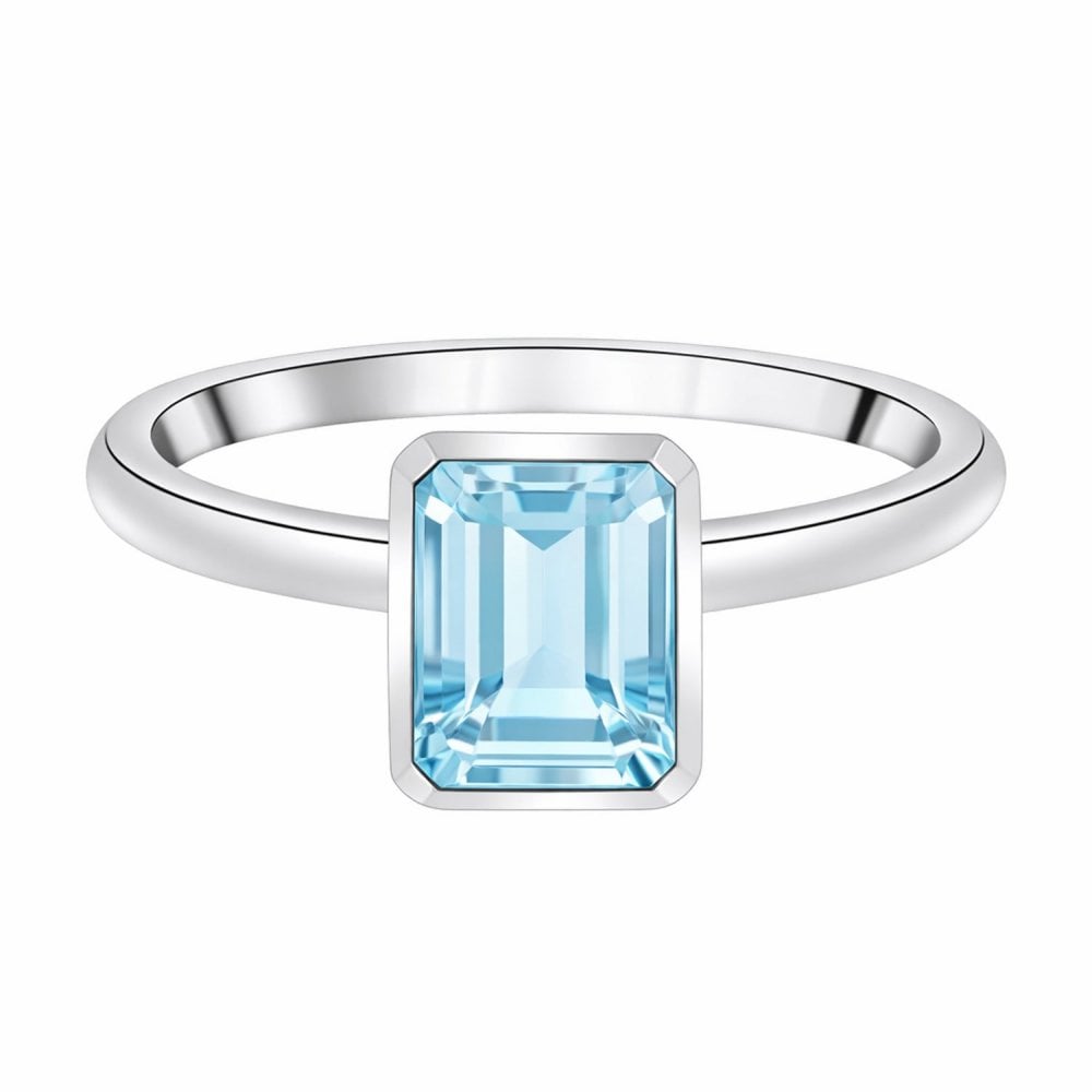 9ct white gold 8mm x 6mm aquamarine ring