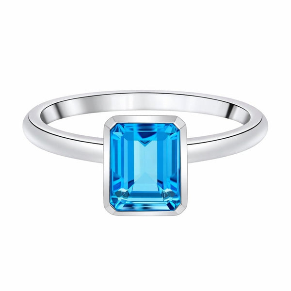 9ct white gold 8mm x 6mm Swiss blue topaz ring