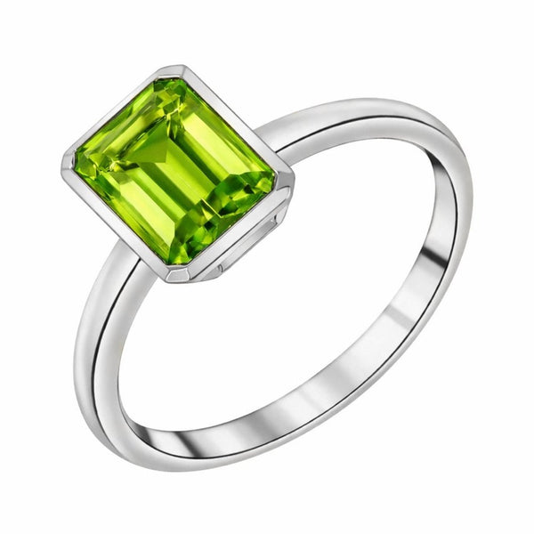 9ct white gold 8mm x 6mm peridot ring