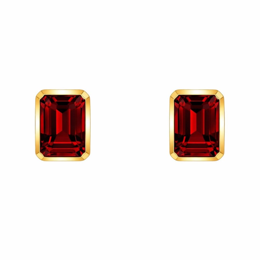 9ct yellow gold 7mm x 5mm garnet earrings