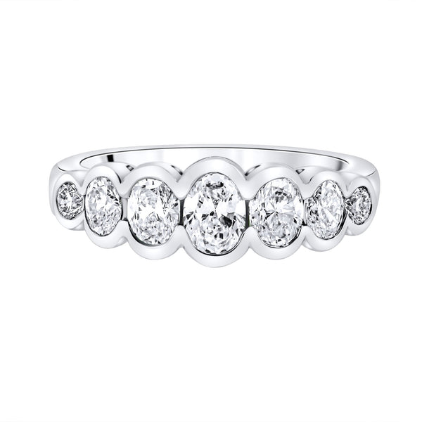 18ct white gold 1.36ct oval & round brilliant diamond ring