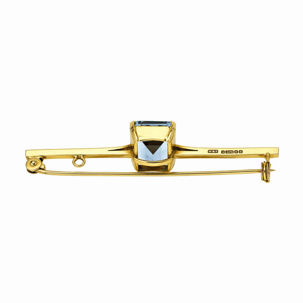 Preowned 9ct yellow gold 11mm x 10mm blue topaz brooch
