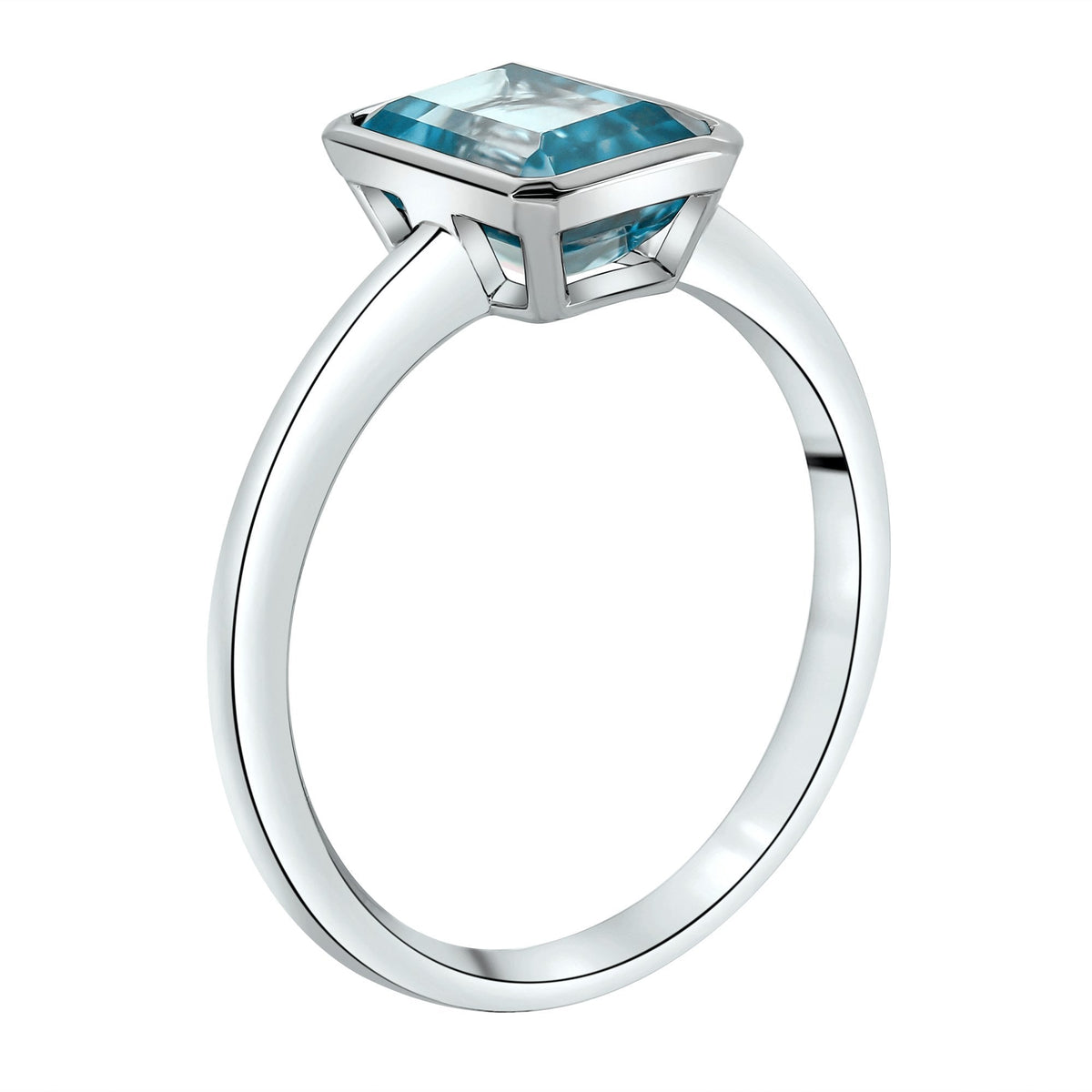 9ct white gold 9mm x 7mm aquamarine ring