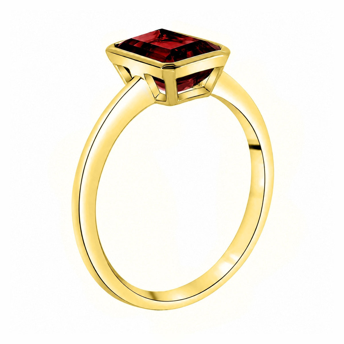 9ct yellow gold 9mm x 7mm garnet ring